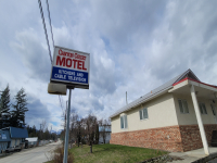 Kootenay Motel