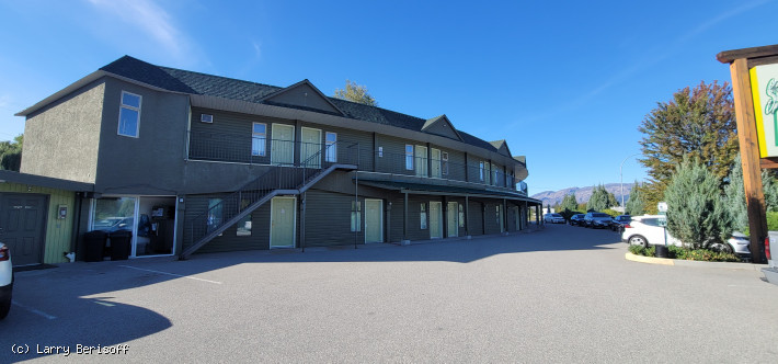Okanagan Motel & Apartment Building